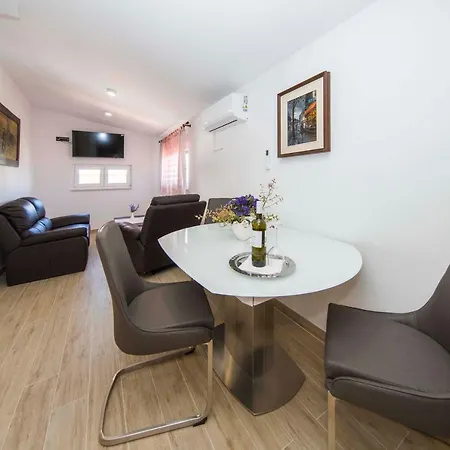 Ve & Ki Apartment
