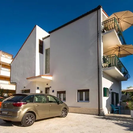 Ve & Ki * 포드스트라나