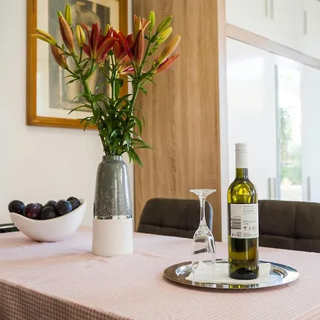 Ve & Ki Apartment *