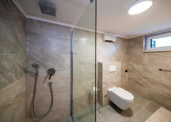 Ve & Ki 포드스트라나